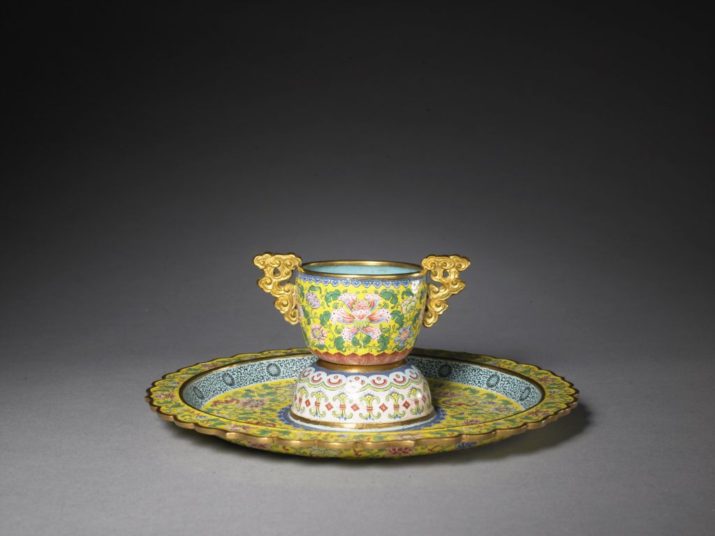 图片[1]-Enamel cup and plate with gold embryo painting-China Archive